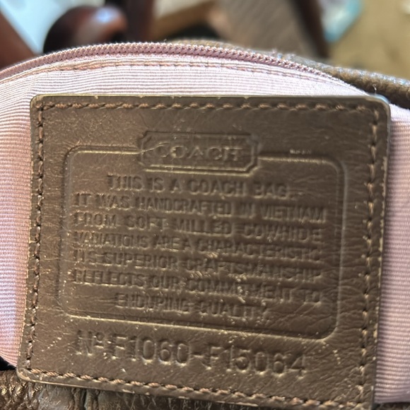 Coach Shoulder Bag - Picture 6 of 7
